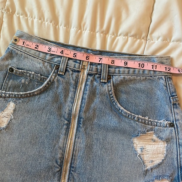 Carmar mini skirt 24 - Picture 8 of 9